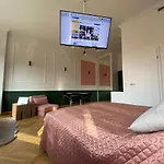 Royal Point Bed & Bath *