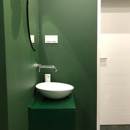 Royal Point Bed & Bath *