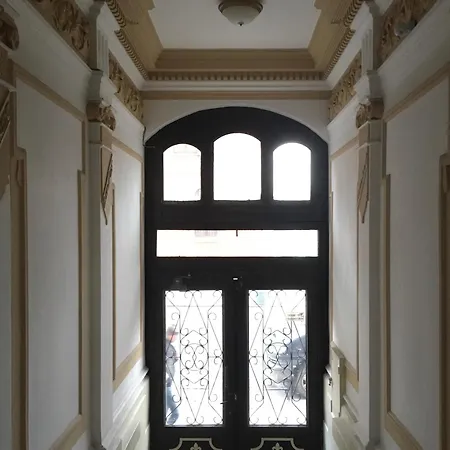 Royal Point Bed & Bath Apartman